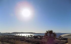 Sunshine Holiday Apartment 8 With Spectacular Seaviews